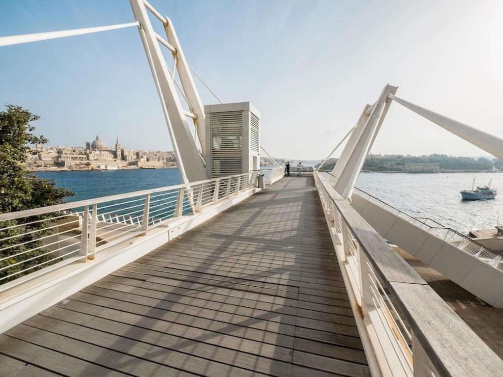 Luxe Apartment With Valletta And Harbour Views Sliema Dış mekan fotoğraf